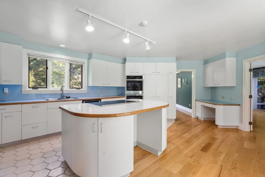 Photo of 110 Northfield Rd
