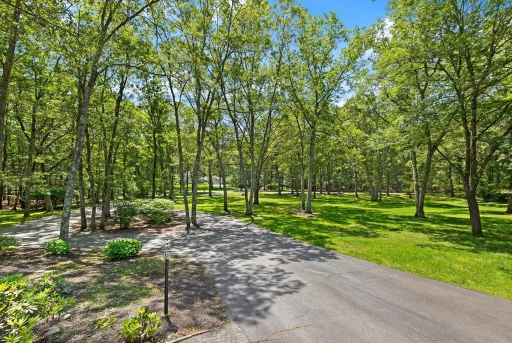 Photo of 166 Prides Crossing