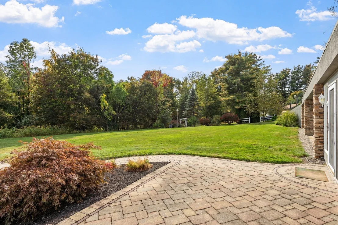 Photo of 137 Princeton Rd