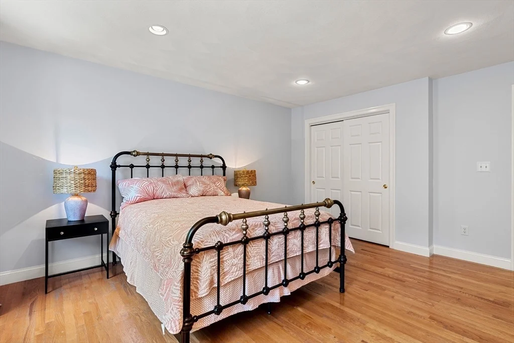Photo of 10 Yankee Way
