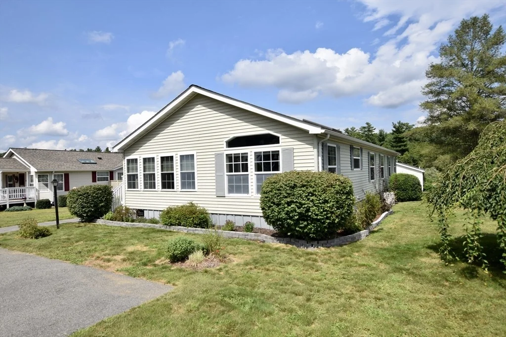 Photo of 29 Lyn Ln.