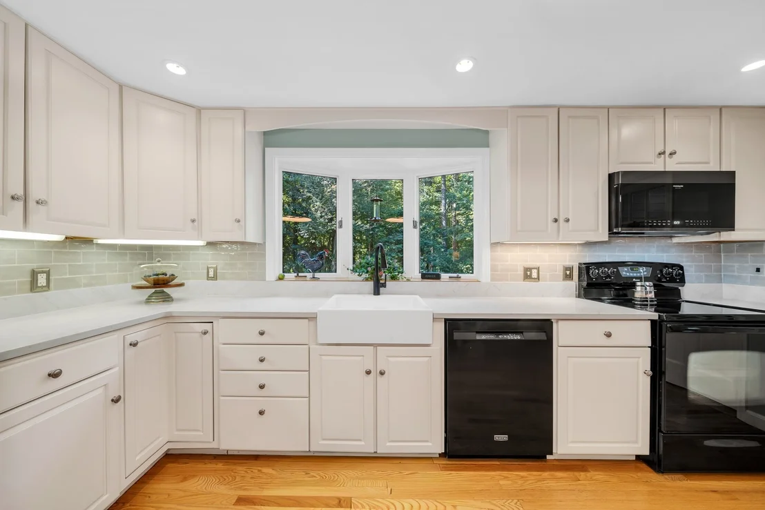 Photo of 6 W Parish Dr