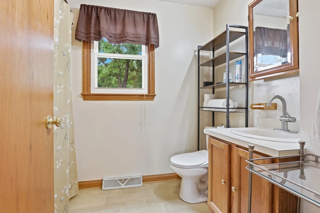 Photo of 34 Oak Knoll Rd