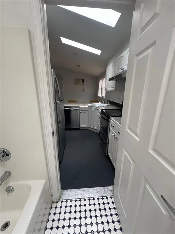 Photo of Unit B at 1295 Millbury St