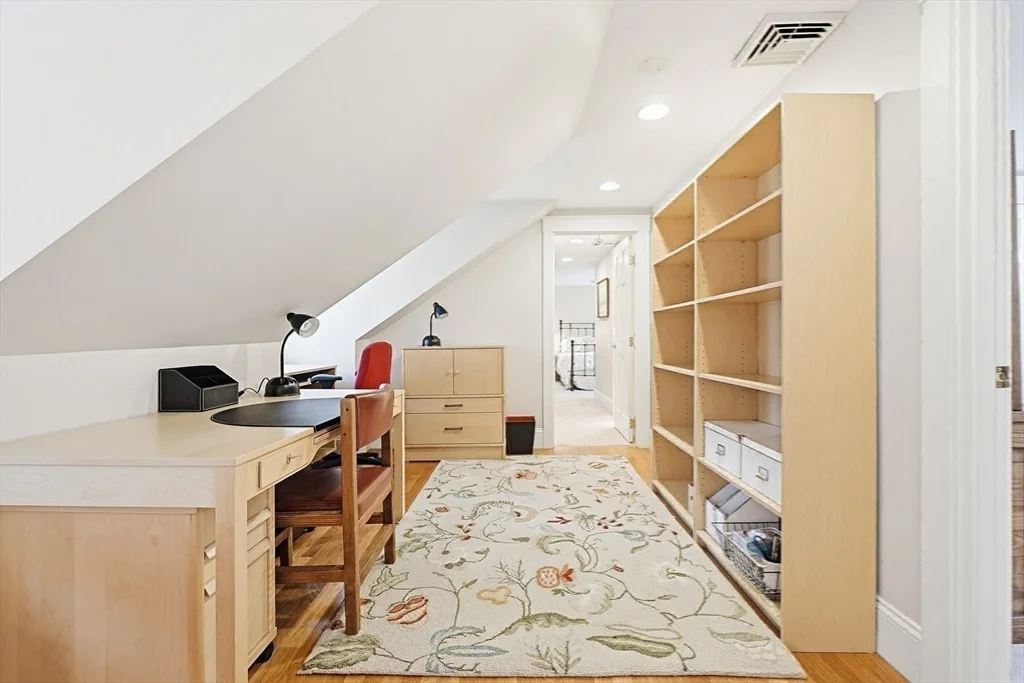 Photo of 310 Sumner St