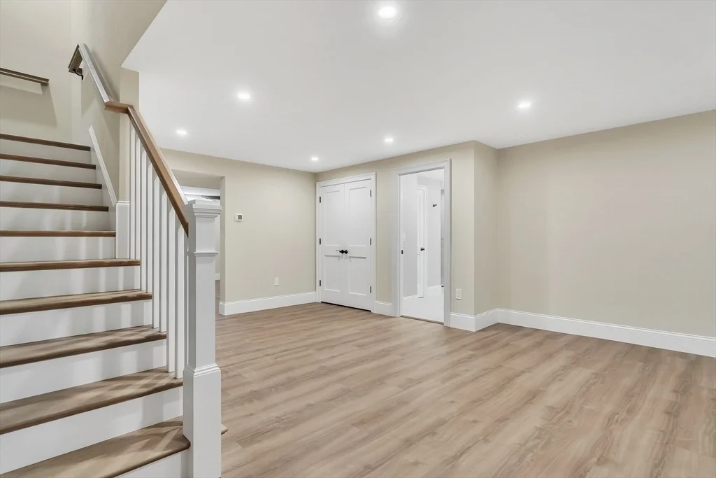 Photo of 18 Heritage Dr