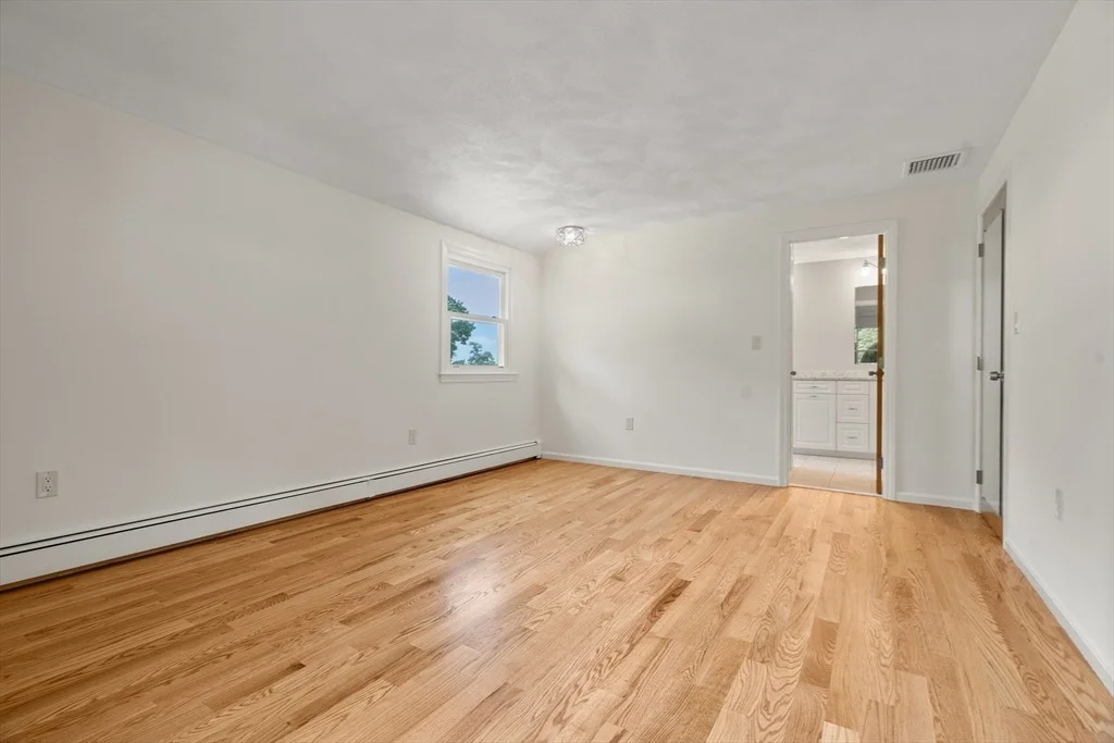 Photo of 31 Phillips Cir