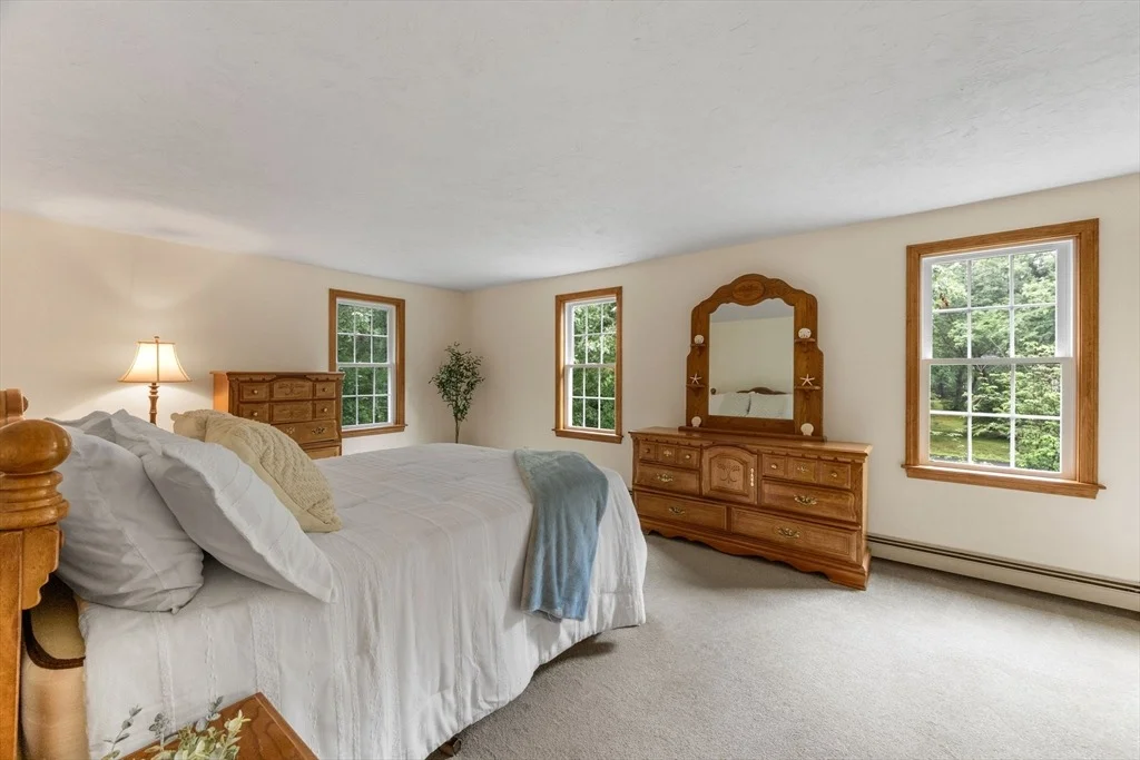 Photo of 4 Carver Dr
