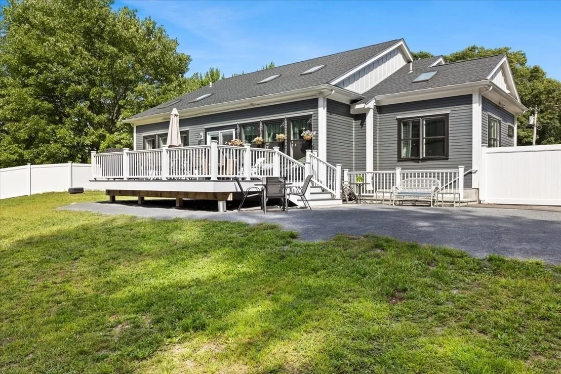 Photo of 252 Scadding St