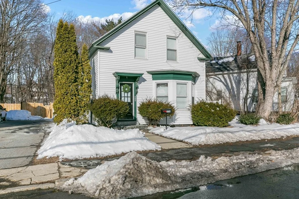 Photo of 576 Crescent St