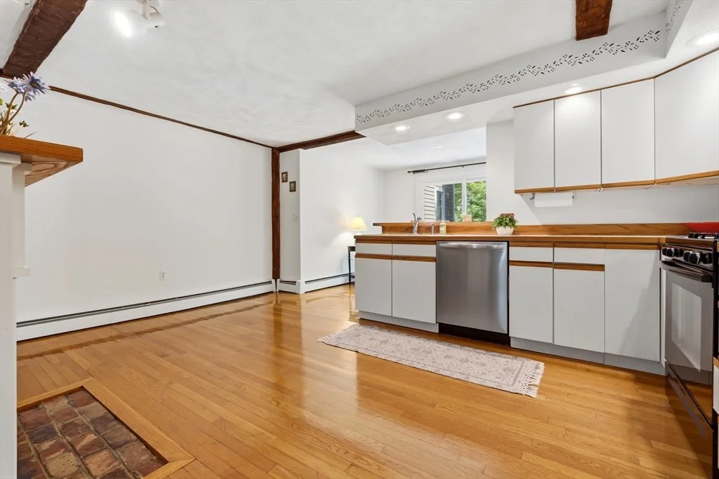 Photo of Unit 307 at 307 Maple Street