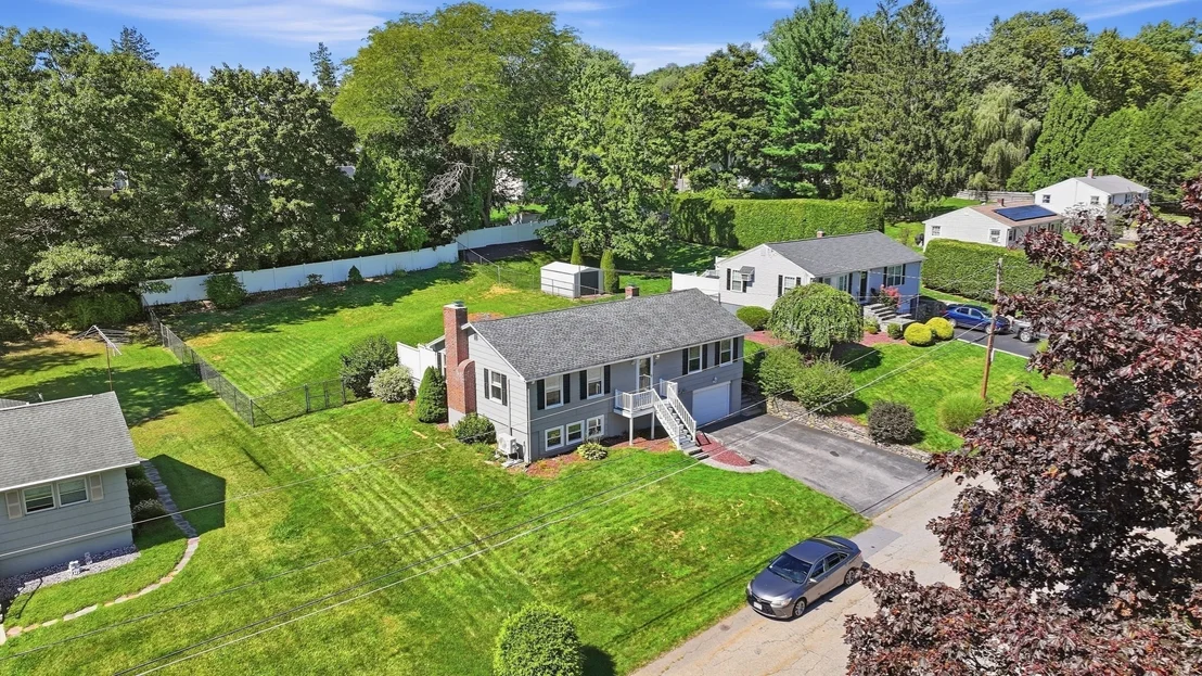 Photo of 27 Aldea Ave