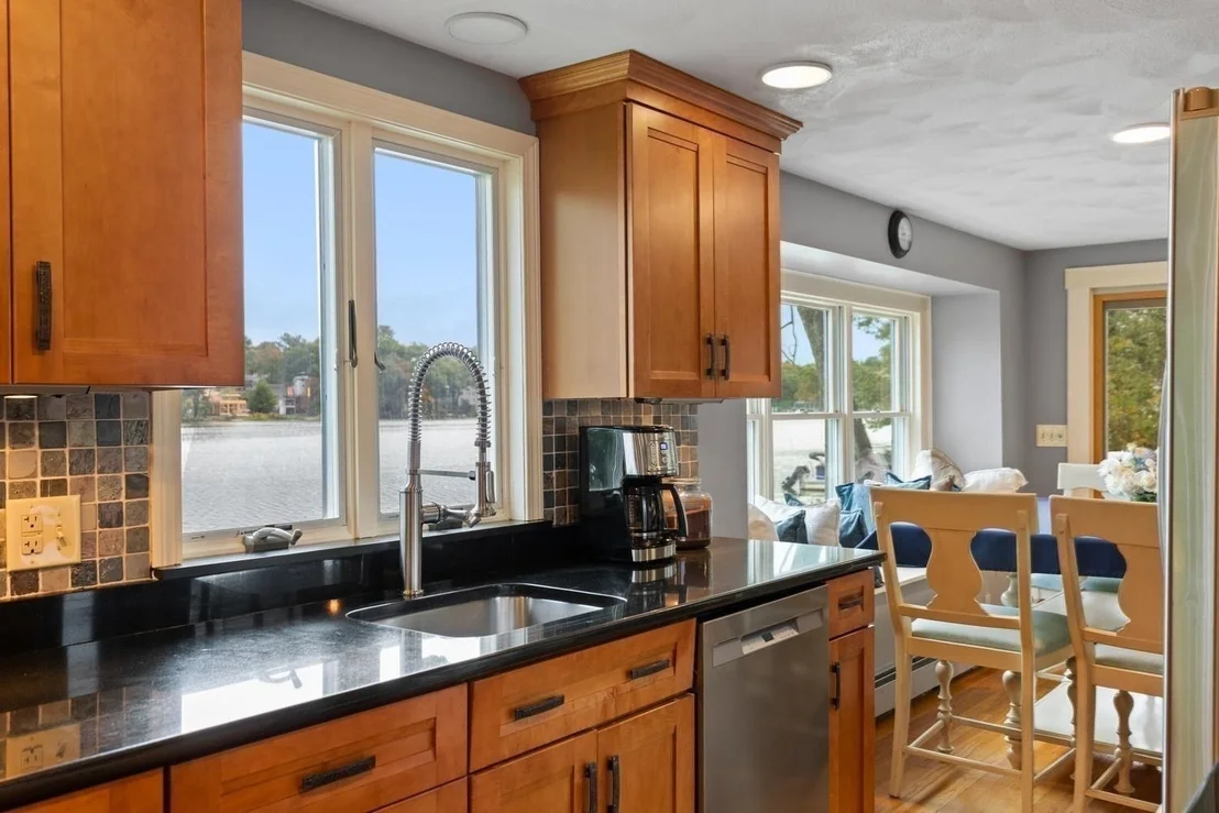 Photo of 35 Lakeside Blvd