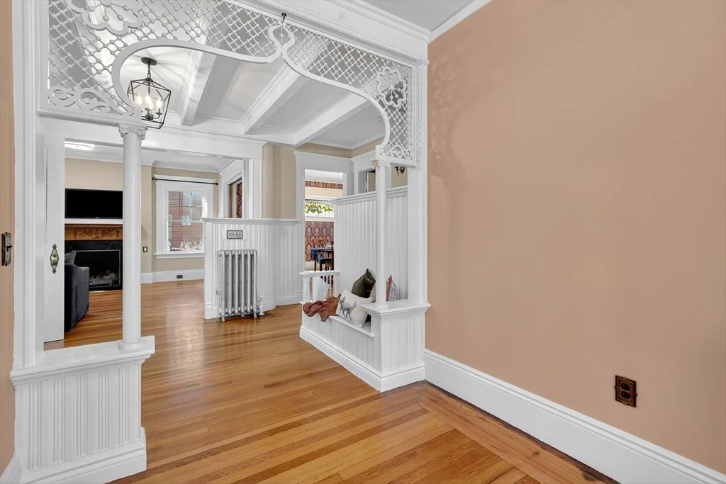 Photo of 32 Spruceland Ave