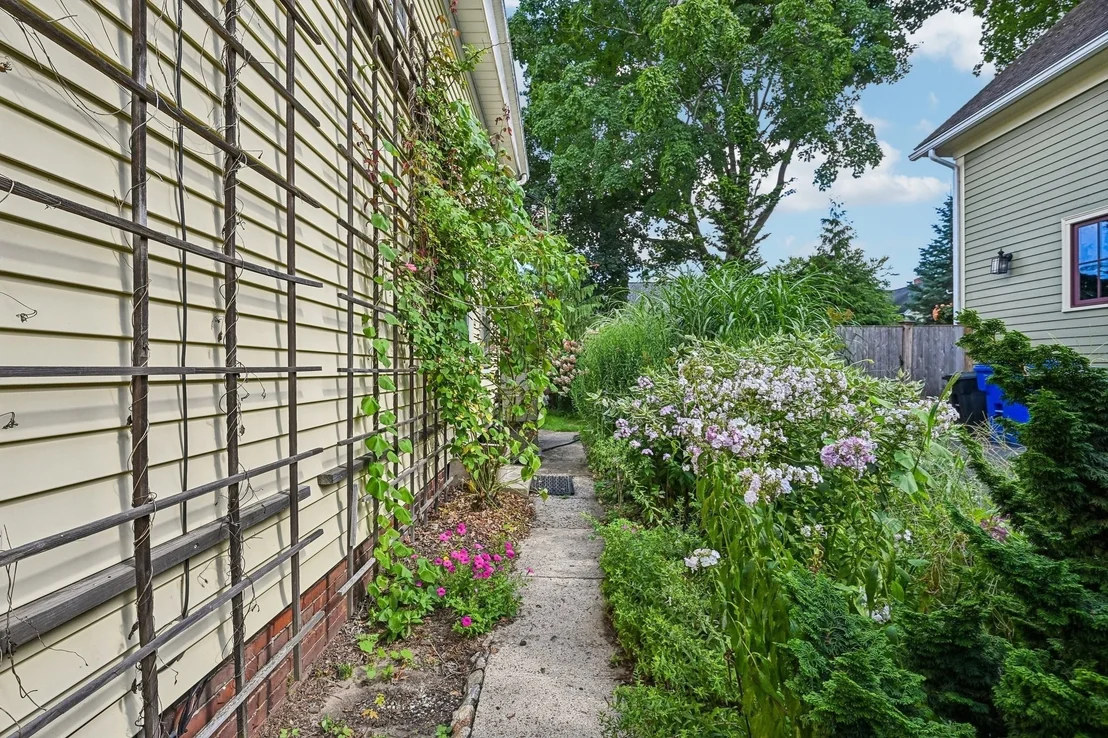 Photo of 21 Elm St