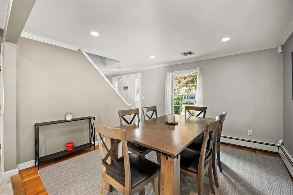 Photo of 8 Robinwood Dr