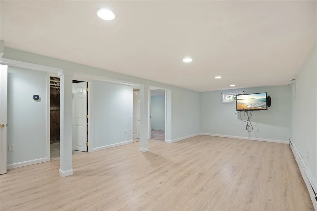 Photo of 4 Raymond Cir