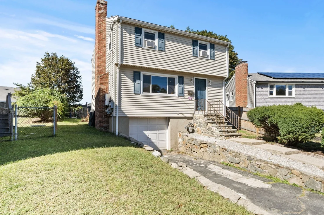 Photo of 18 Thompson Ln
