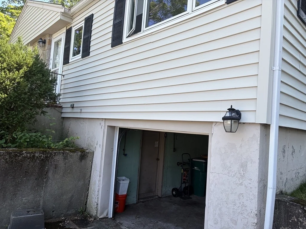 Photo of 90 Westview Dr.
