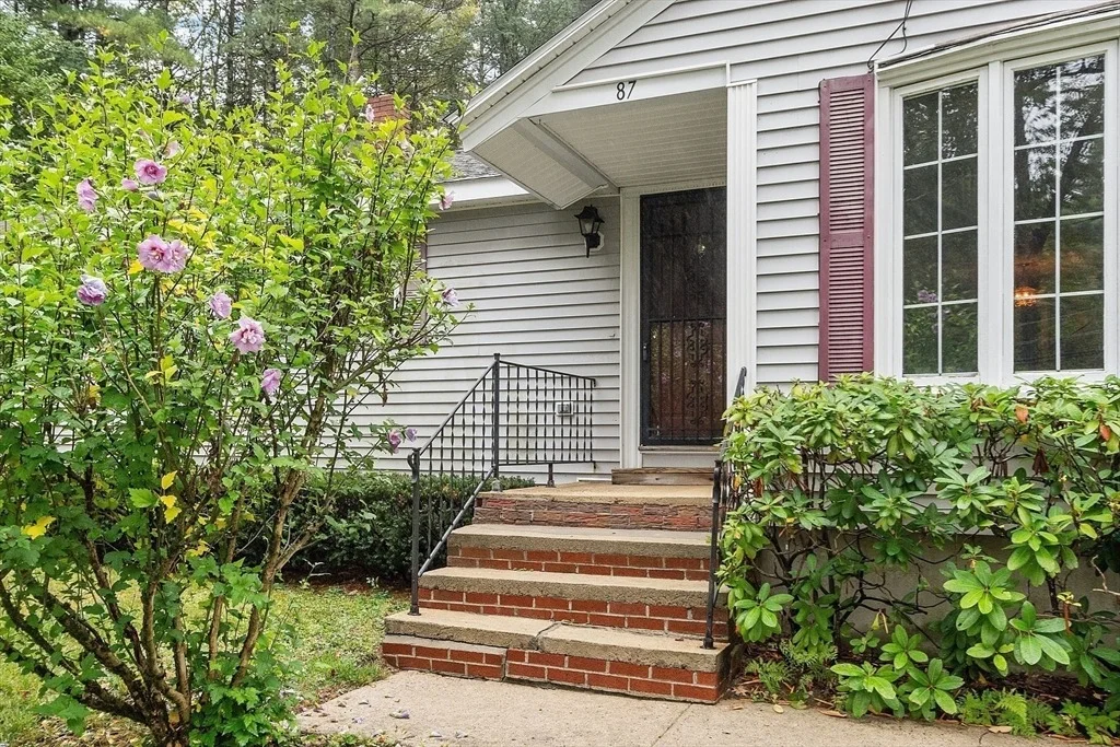 Photo of 87 Hubbardston Road