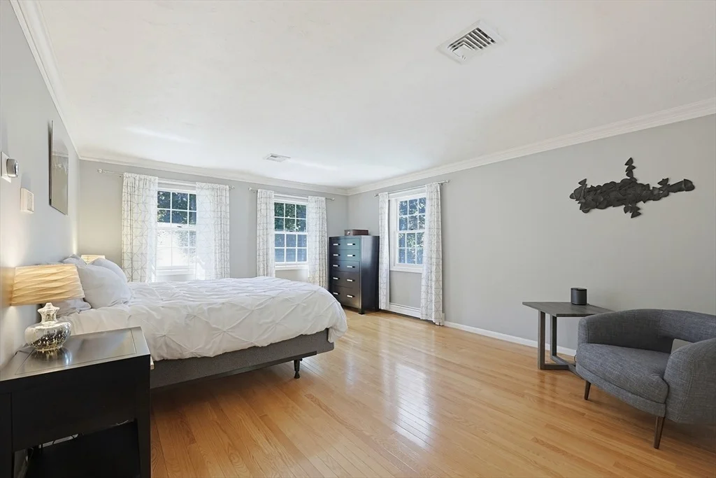 Photo of 5 Hickory Dr