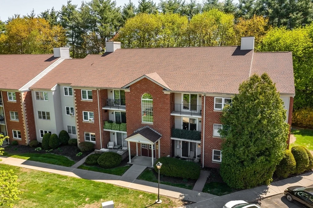 Photo of Unit K at 16 Maple Crest Cir