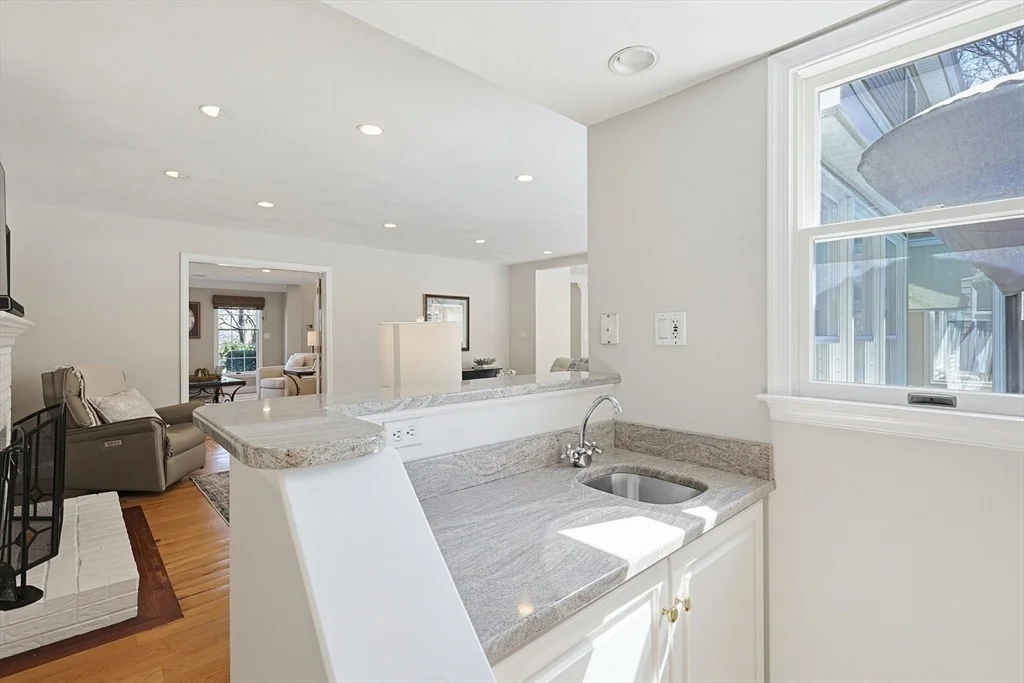 Photo of 8 Weyman Ln