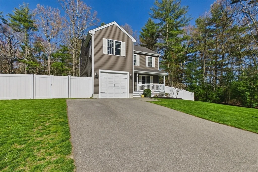 Photo of 987 Dighton Woods Cir