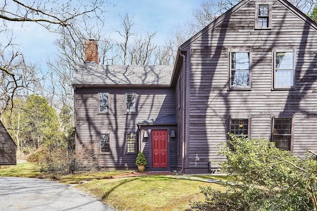 Photo of 320 Lowell Rd