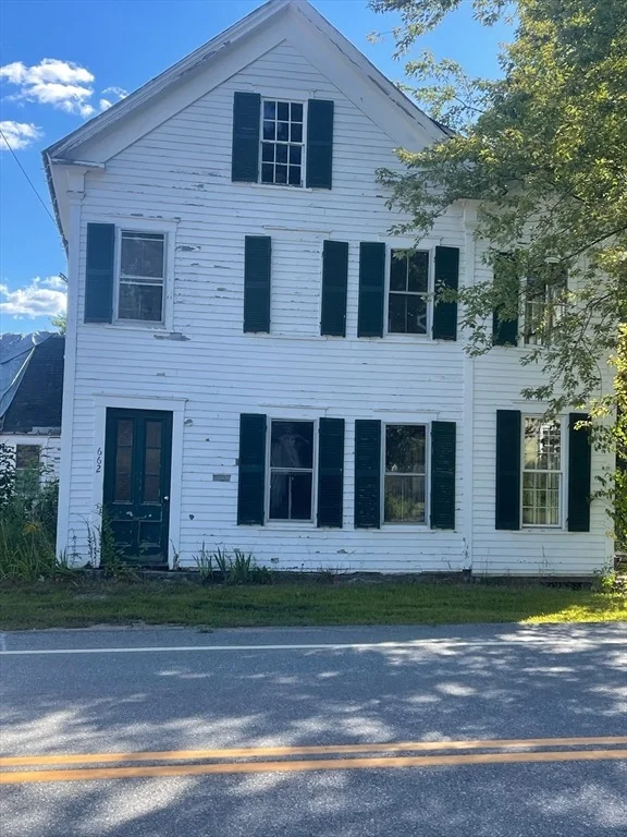 Photo of 662 Main St