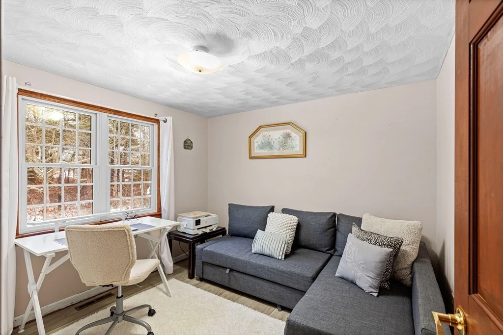 Photo of 37 Triangle Cir