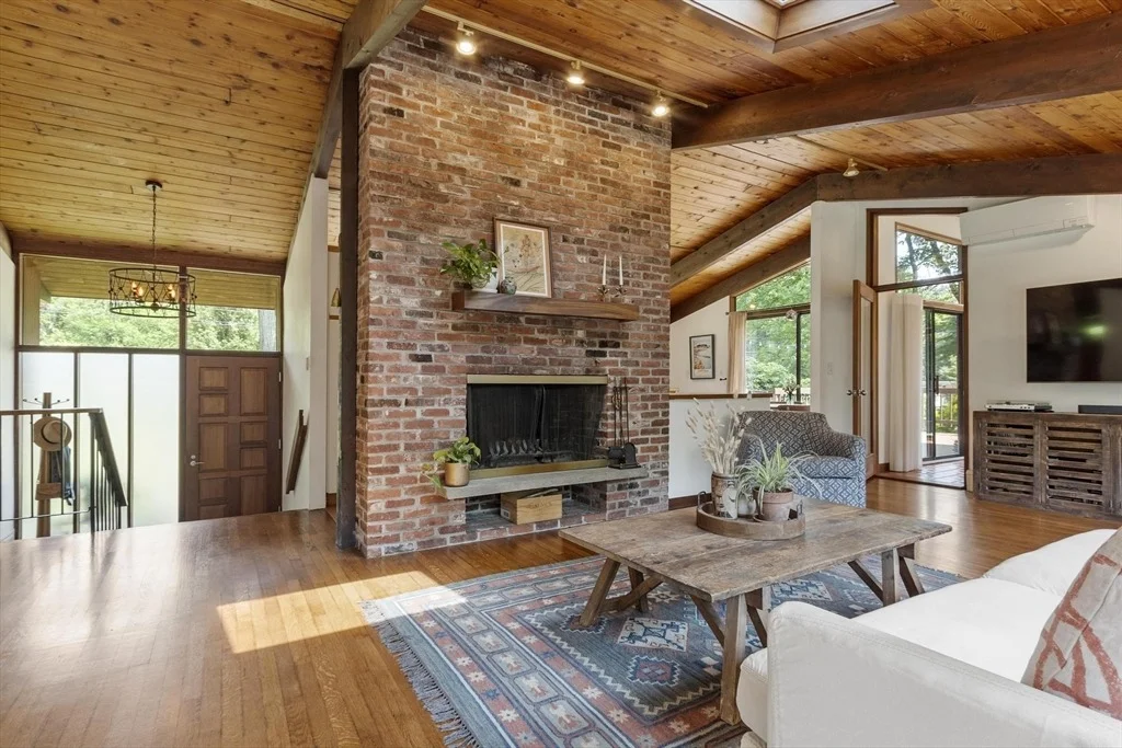 Photo of 64 Woodside Rd