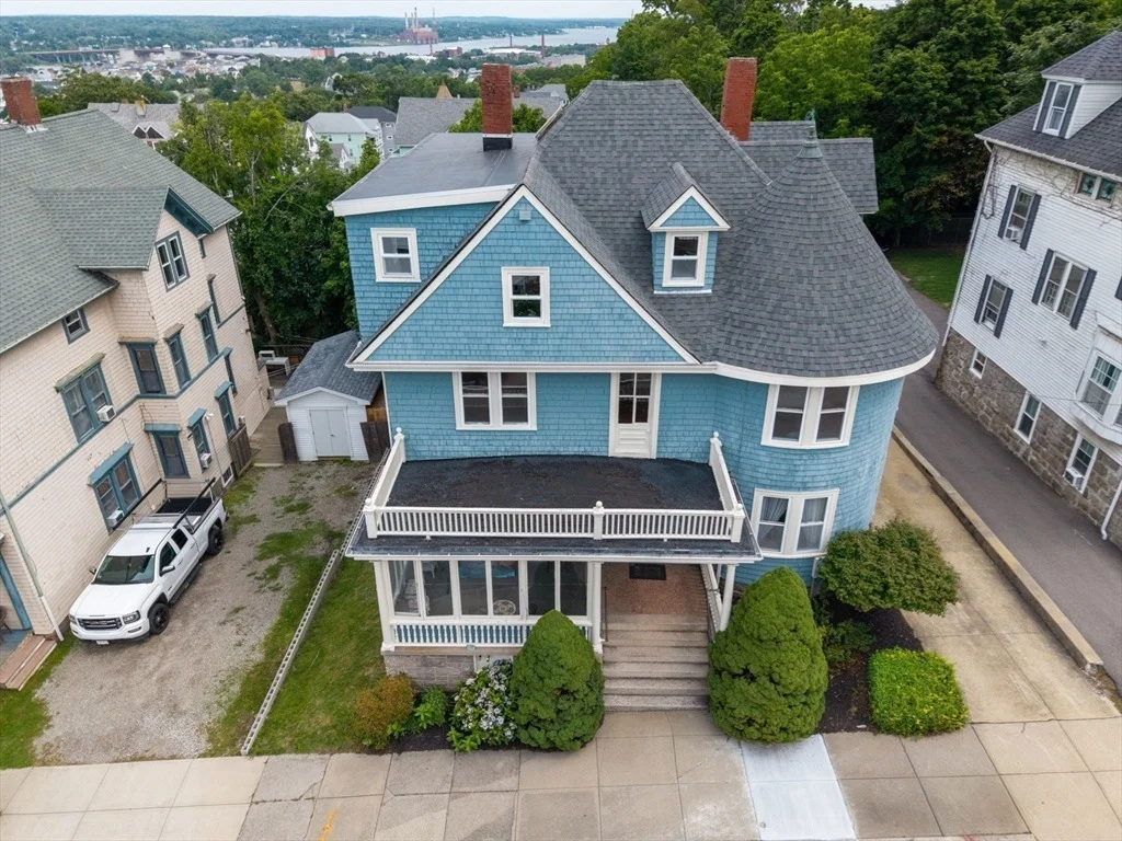 Photo of 330 Lincoln Ave