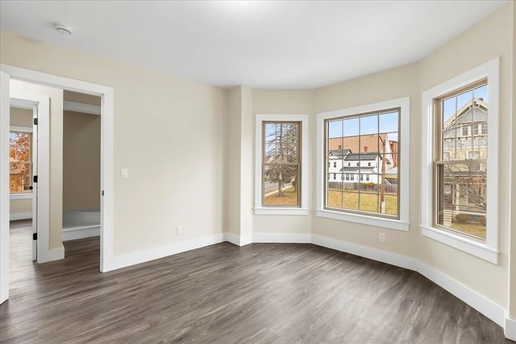 Photo of 123 Bay St