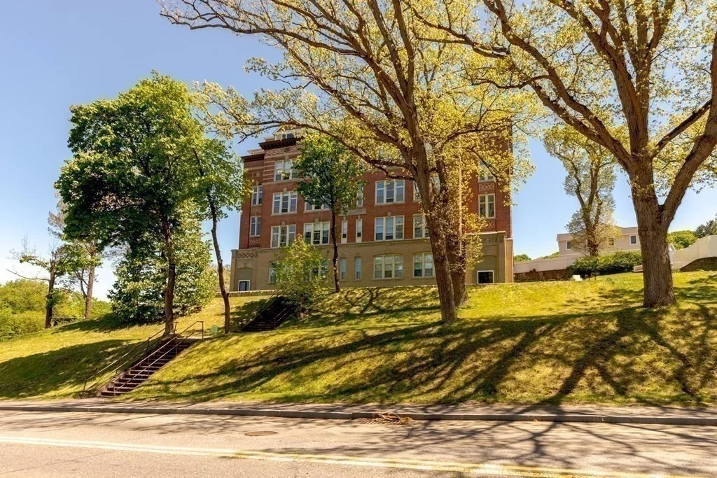 Photo of Unit 332 at 18 Eagle Nest