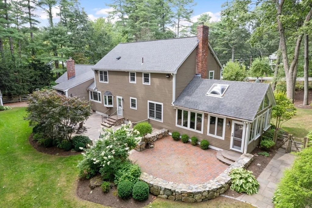 Photo of 2 Knollwood Drive