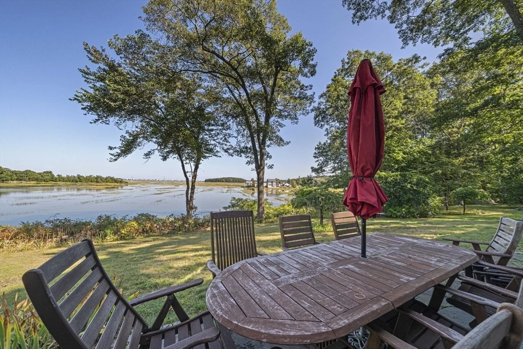 Photo of 110 Damon's Point Road