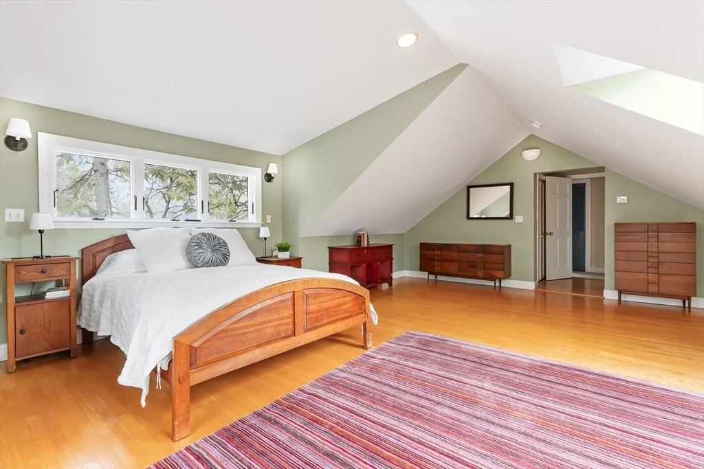 Photo of 663 Greendale Ave