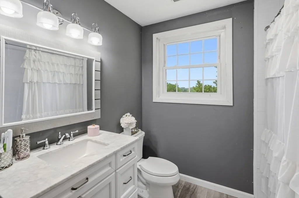 Photo of 23 Brooks Xing