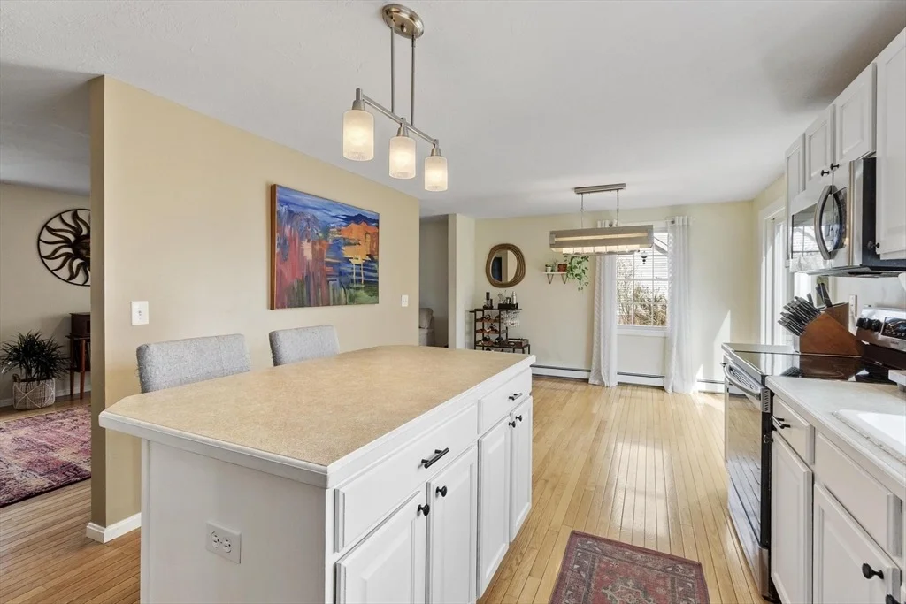 Photo of 19 Fieldstone Dr