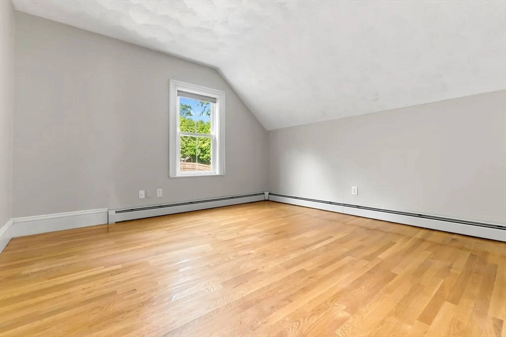 Photo of 868 Main St