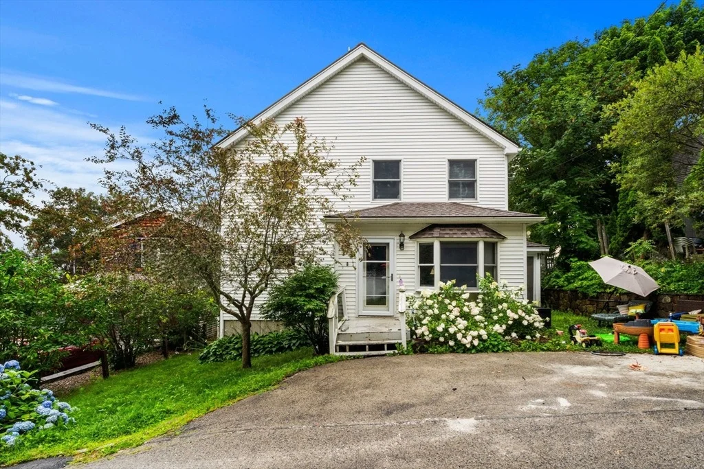 Photo of 8 Windsor Ln