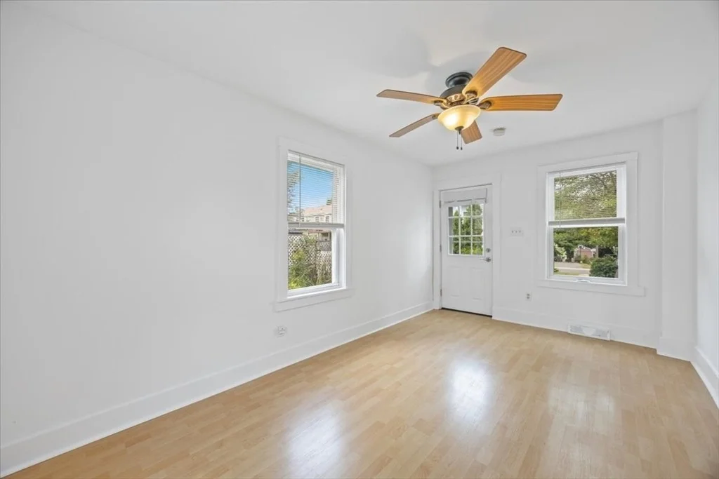 Photo of 90 Middlesex St