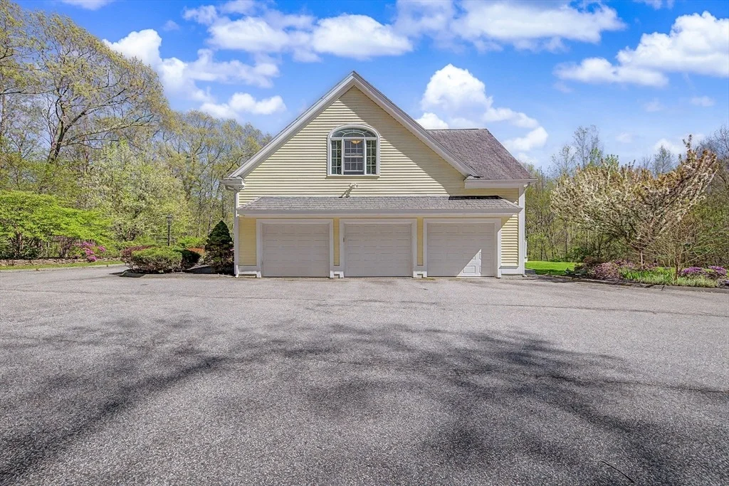 Photo of 270 Mendon Rd