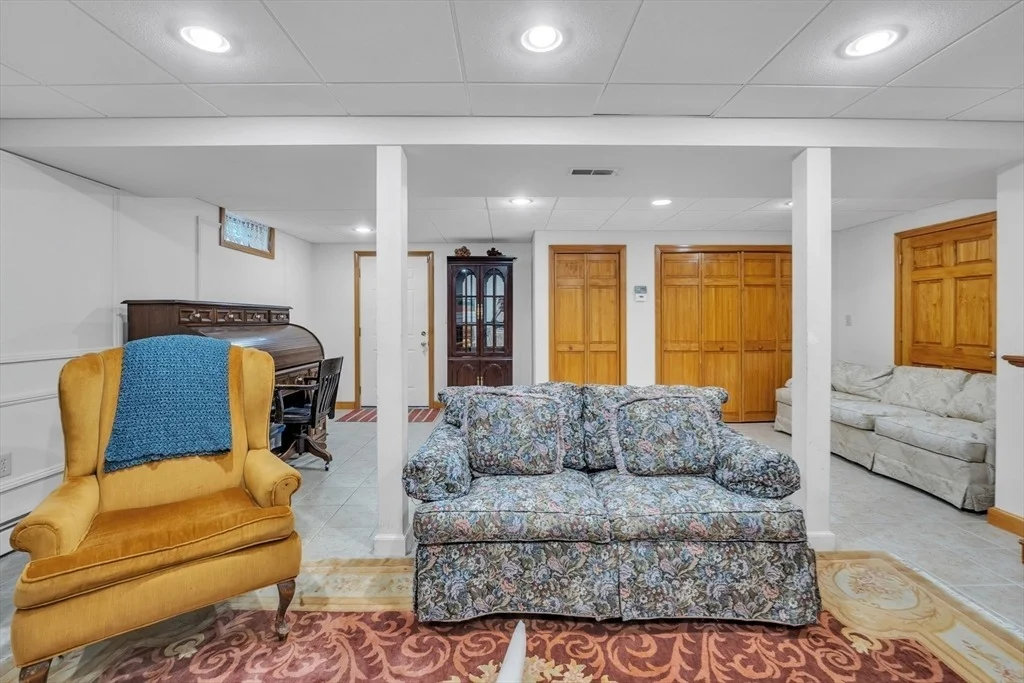 Photo of 143 Charlton Rd