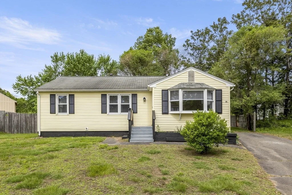 Photo of 28 Bog Hollow Rd