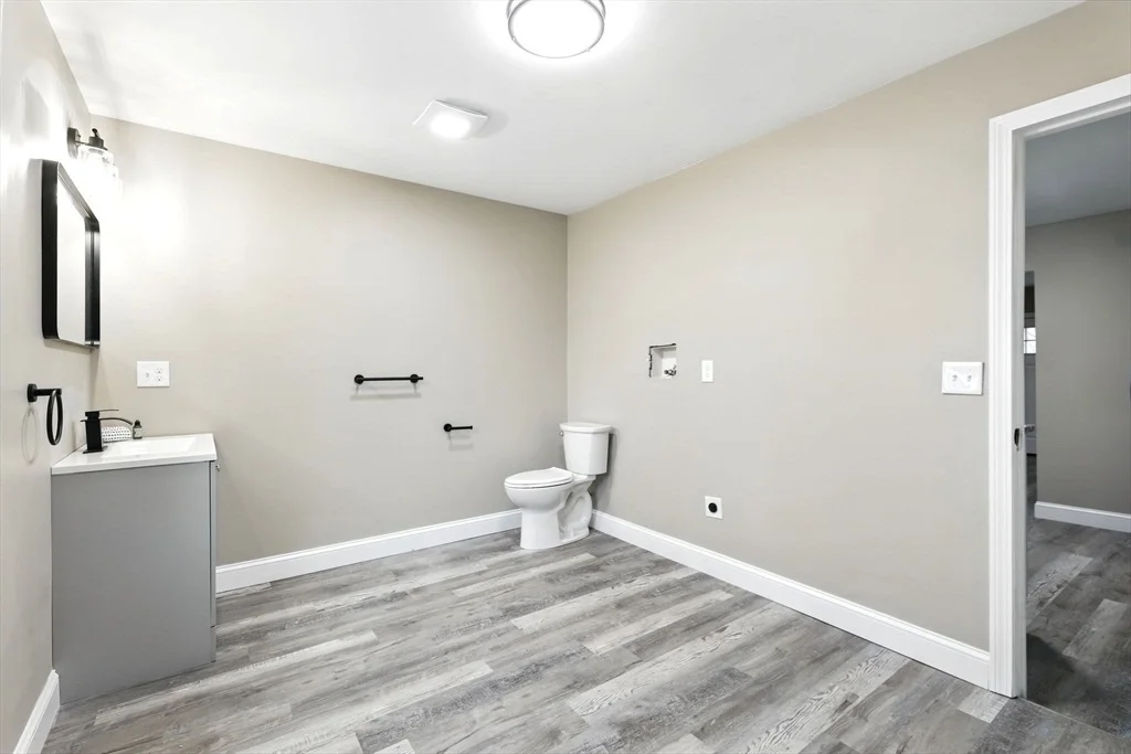 Photo of 2 1/2 James St