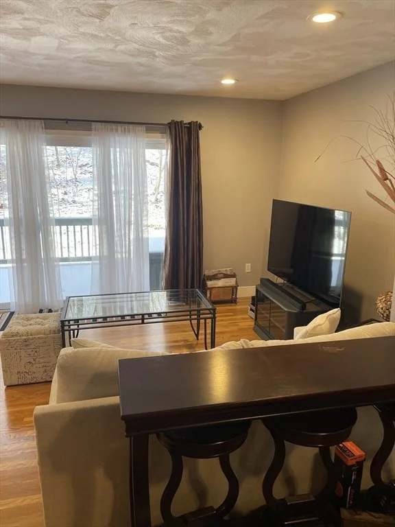 Photo of Unit 705 at 31 Blithewood Avenue