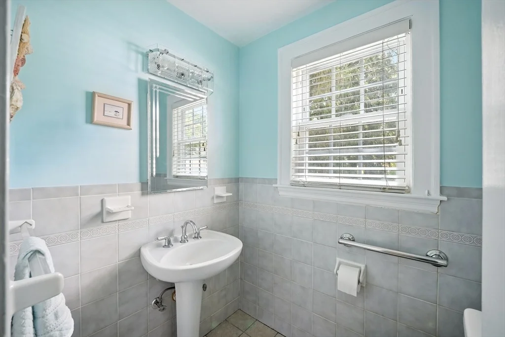 Photo of 40 Fairway Drive