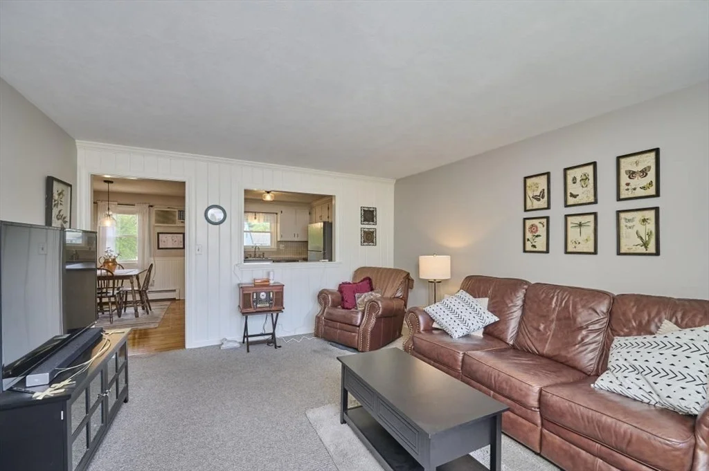 Photo of 2 Sheffield Dr